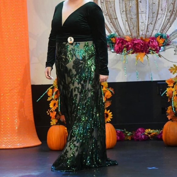 Prom/Pageant Dress - Picture 4 of 4